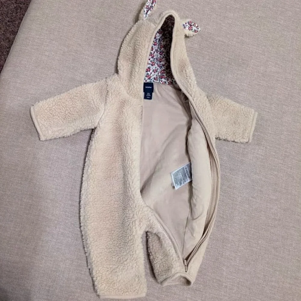Gap Sherpa Snowsuit in Ivory Infant Size 0-3 Months